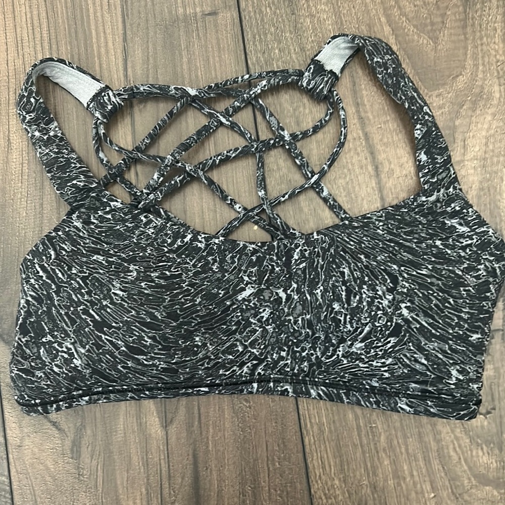 This is a Lululemon to be free bra size 6. This is a RARE color
